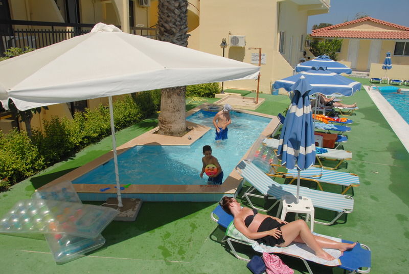 קרמסטי Margaret Hotel מראה חיצוני תמונה
