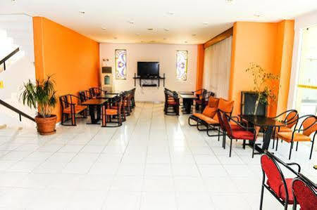 קרמסטי Margaret Hotel מראה חיצוני תמונה